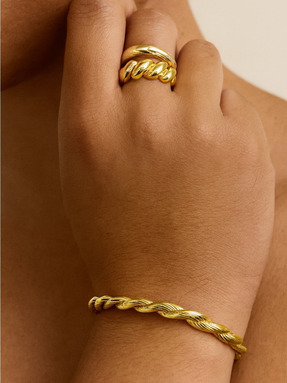 Elegant Gold Twisted Rope Bangle Bracelet - Women's Jewelry